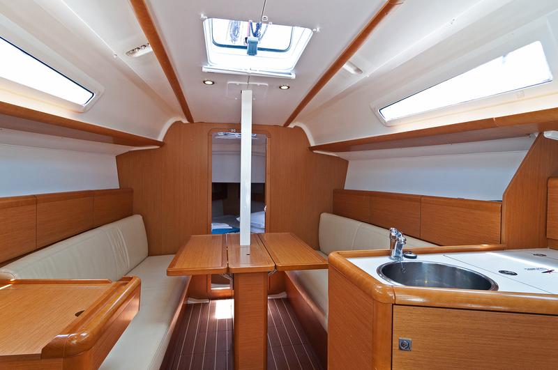 Jeanneau Sun Odyssey 33i (2011) - Image 8