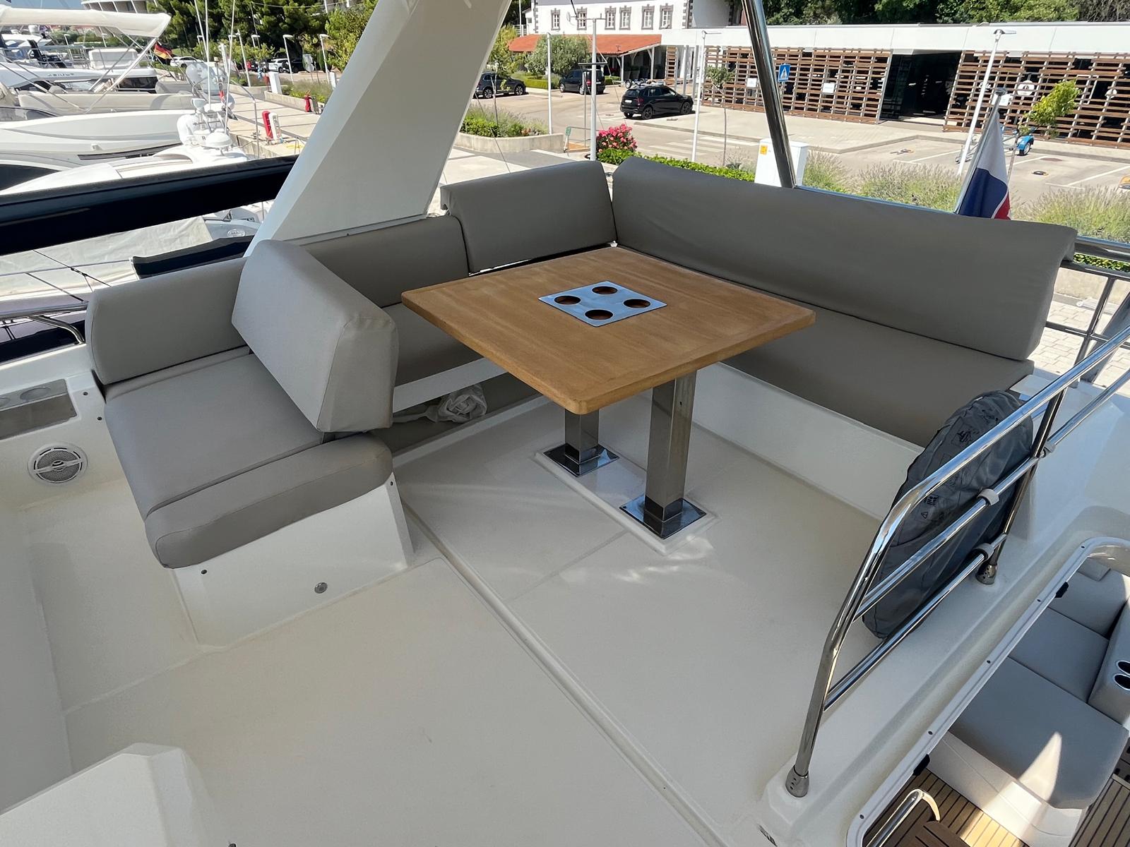 Prestige 590 (2021) - Image 25